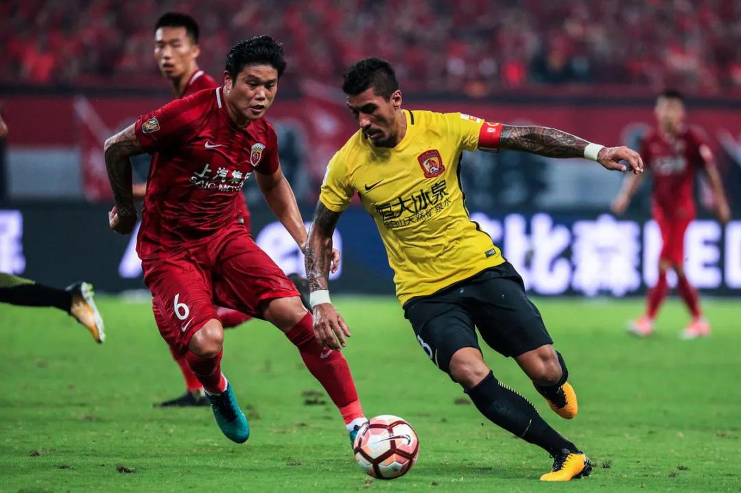 雷火电竞合作-恒大争冠：广州恒大遭遇上海上港，拼尽全力争胜的简单介绍