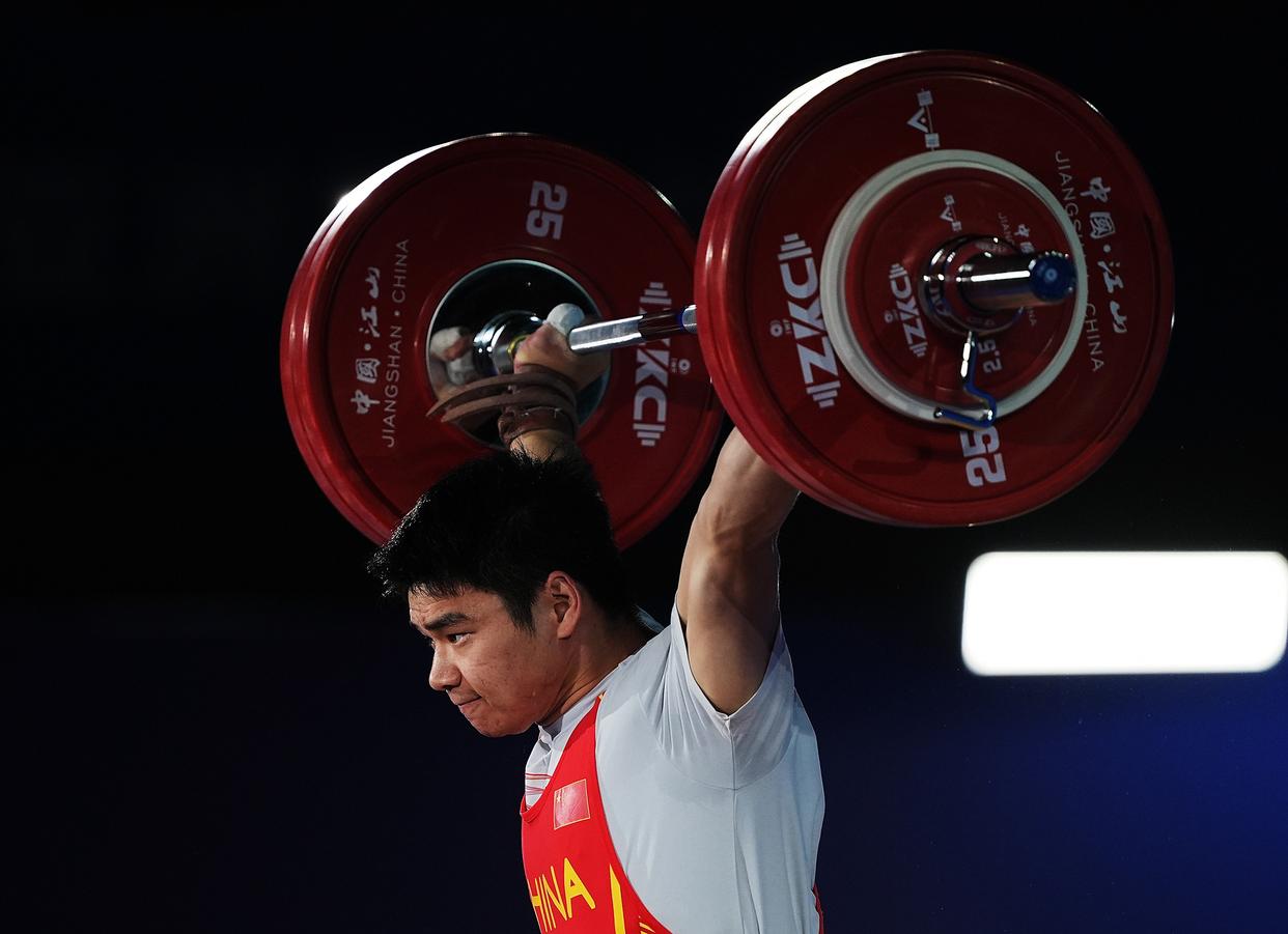 包含奥地利举重选手荣获金牌，实力无人能敌的词条