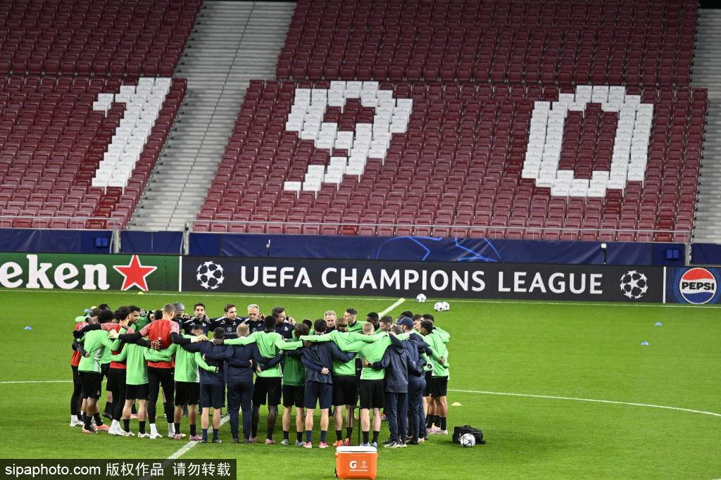 法国队力克日本队，奥恰洛夫刷新纪录