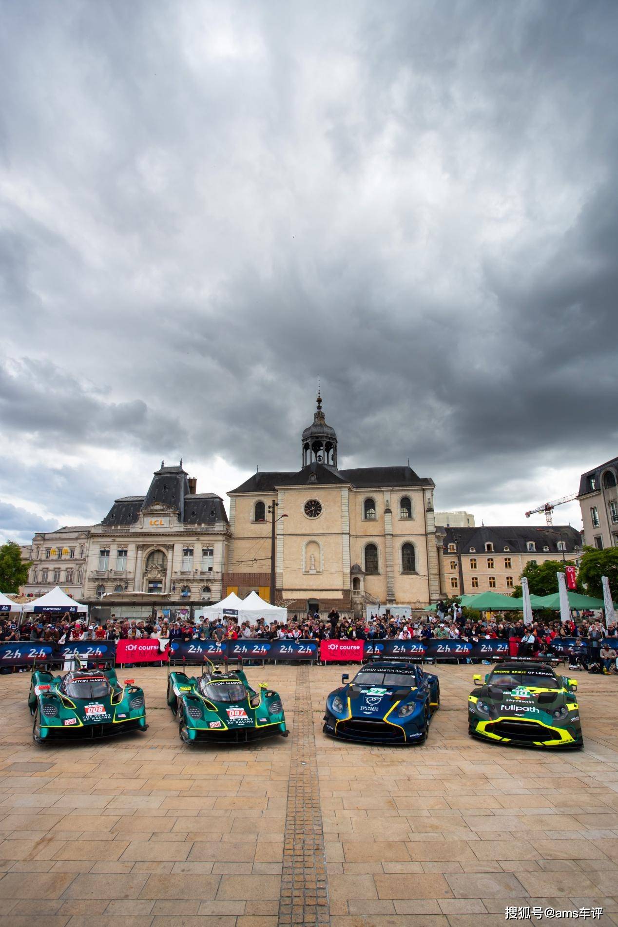 雷火电竞简介-阿斯顿马丁鏖战雷诺车队，皮亚斯特里点燃赛场