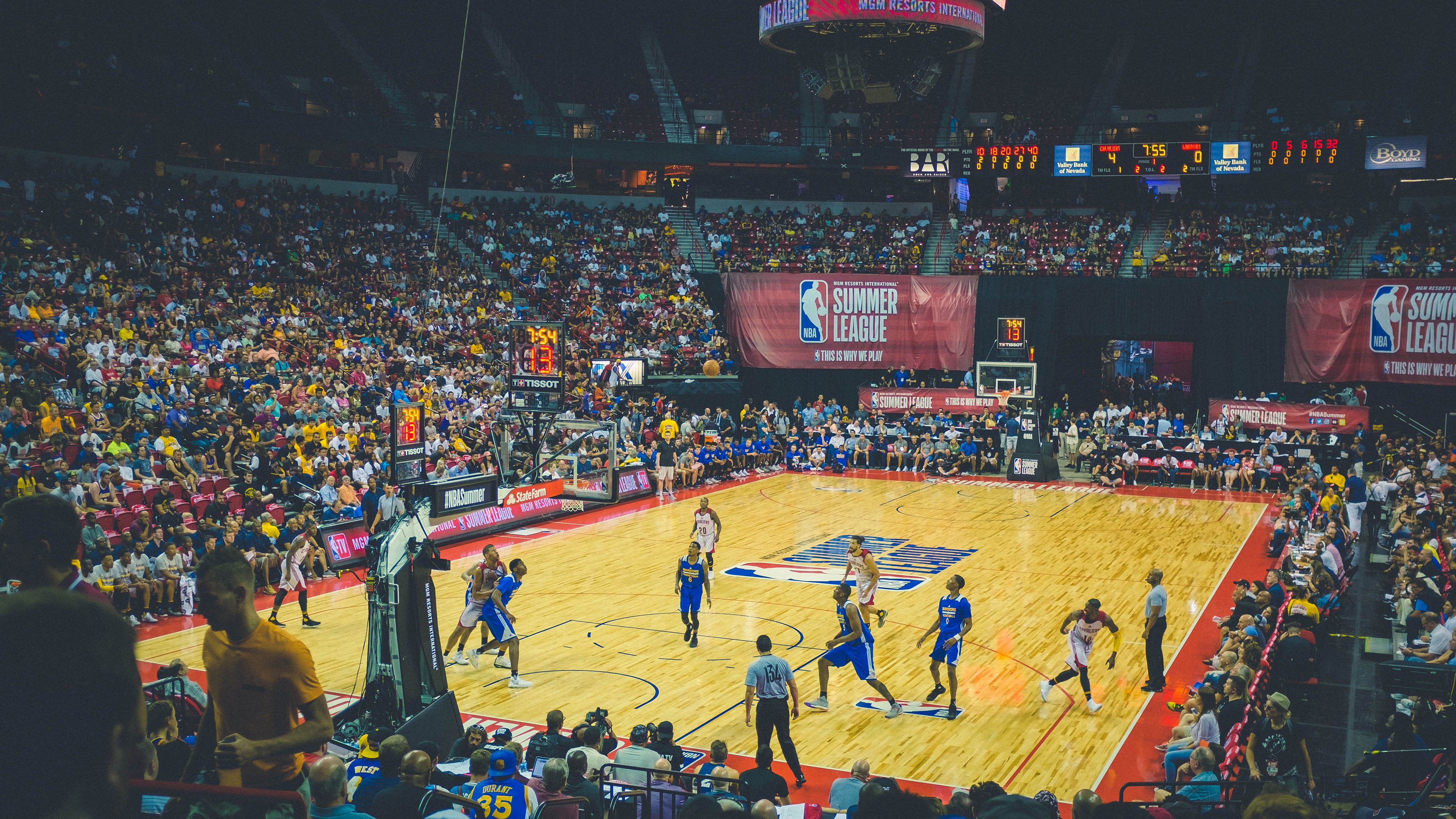 末节神迹，76人压哨绝杀与拉文的季后赛宣言