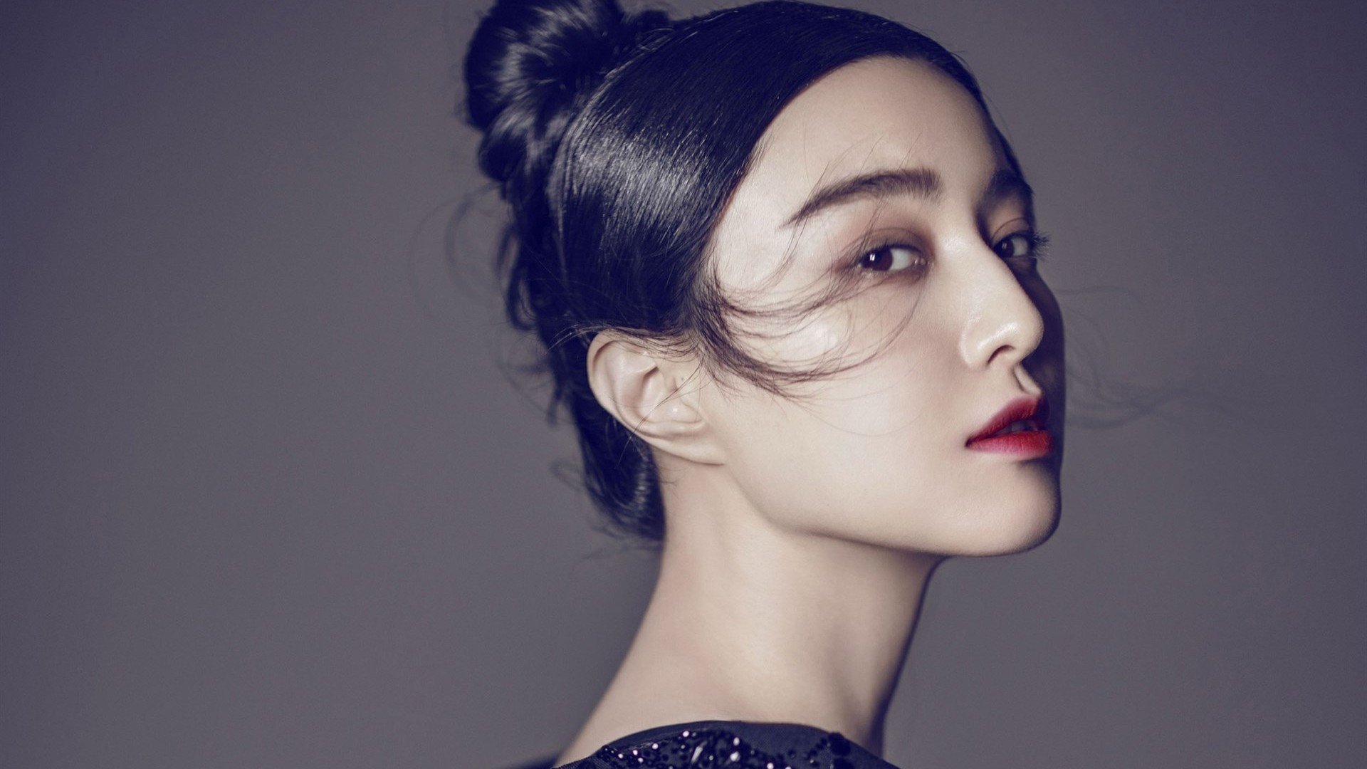 唯一性的两面,绝境中的篮球与足球幻想曲