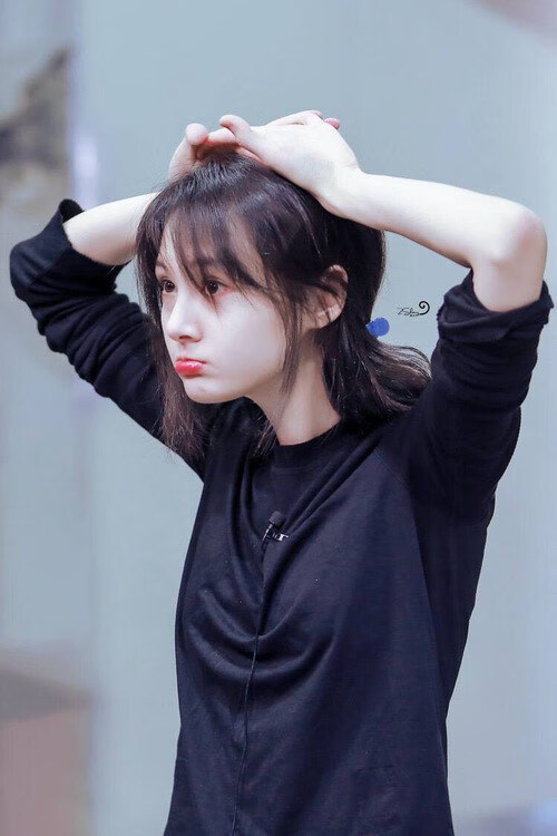 当白袍遭遇咖啡金，凯恩一箭穿心改写马德里-波哥大航线