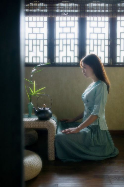 绿茵场上的静默诗篇，论福登如何以防守的笔触勾勒胜利的图腾