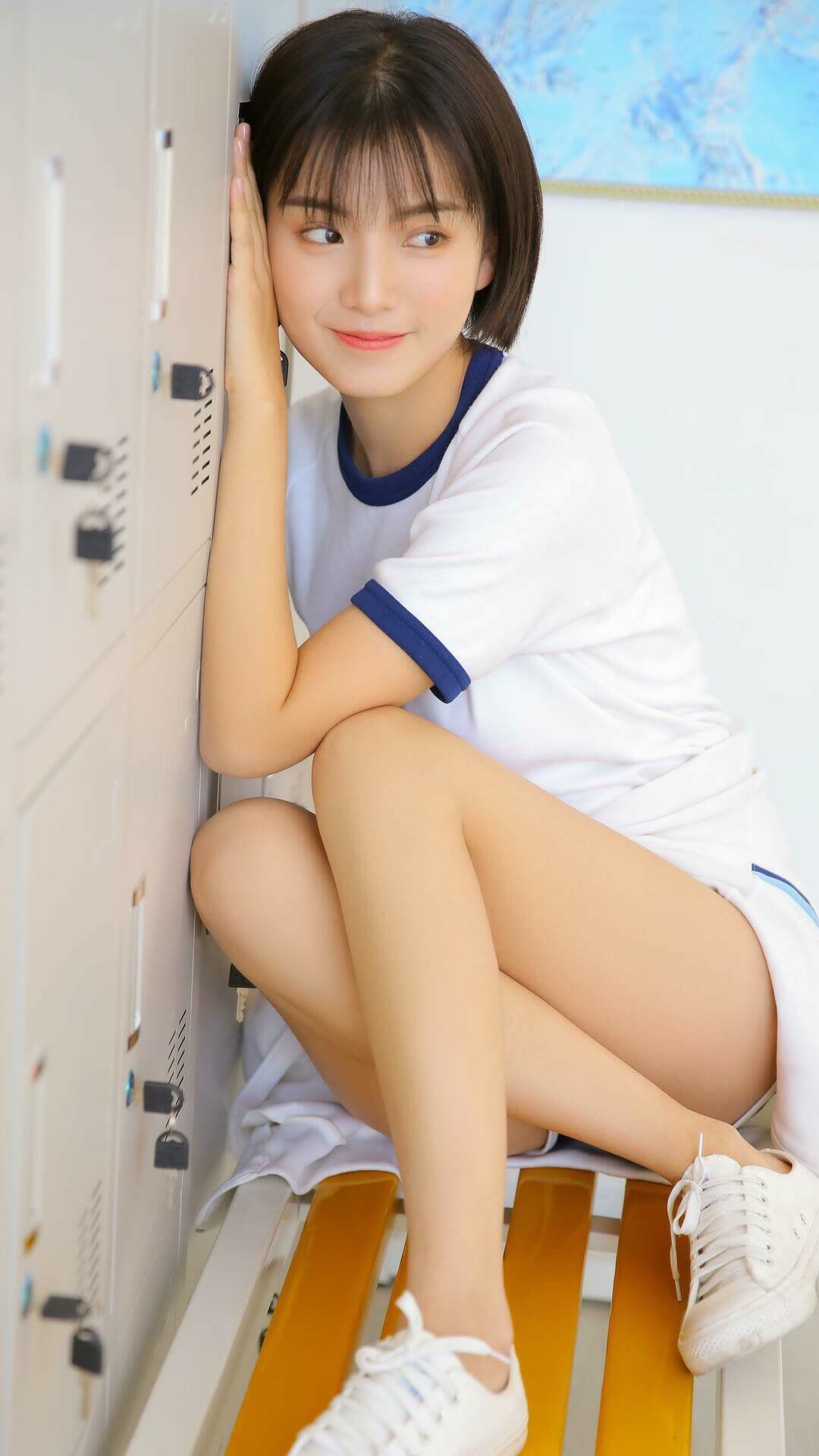 雷火电竞-临时代打创奇迹，库里压哨三分助步行者绝杀黄蜂，一球定乾坤